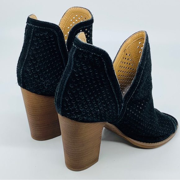 Lucky Brand Women’s Larise Peep Toe Perforated Black Booties Shoes Size 10 - Picture 8 of 10